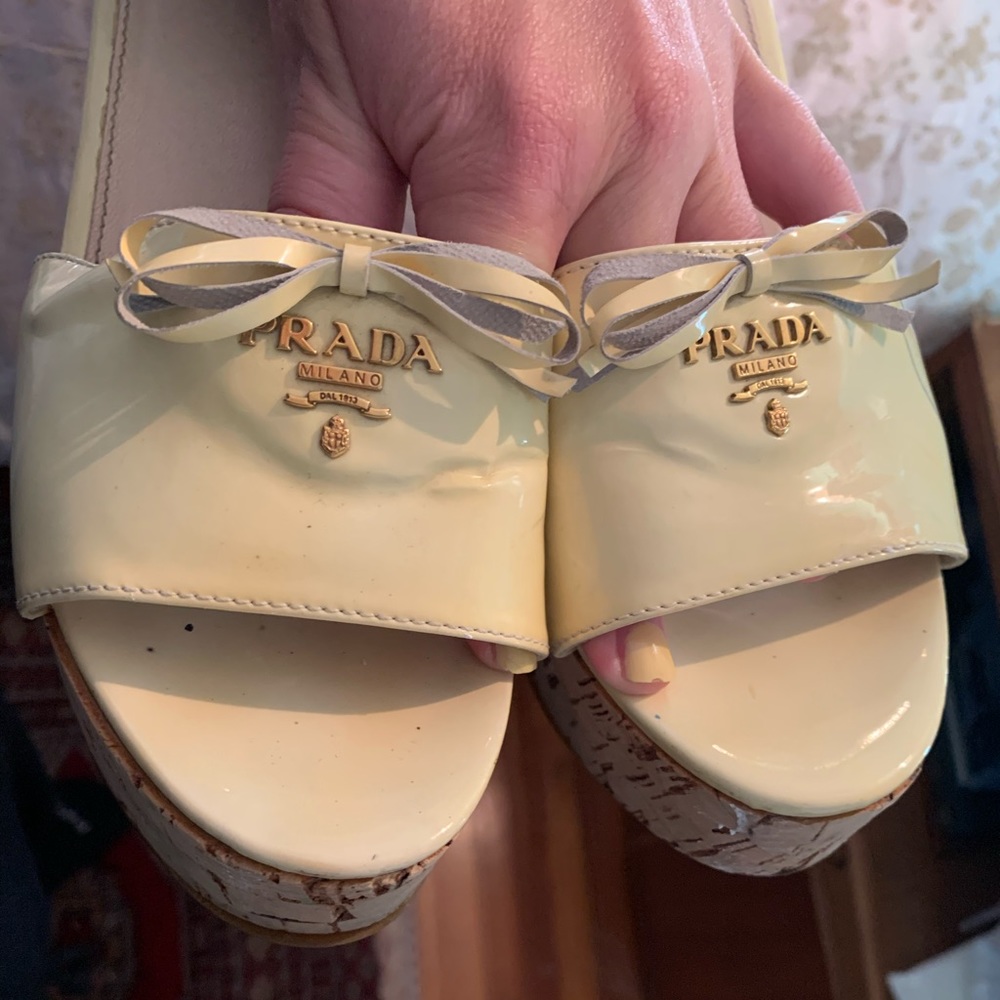 Authentic Prada block heels patent leather ivory size 39 ♥️